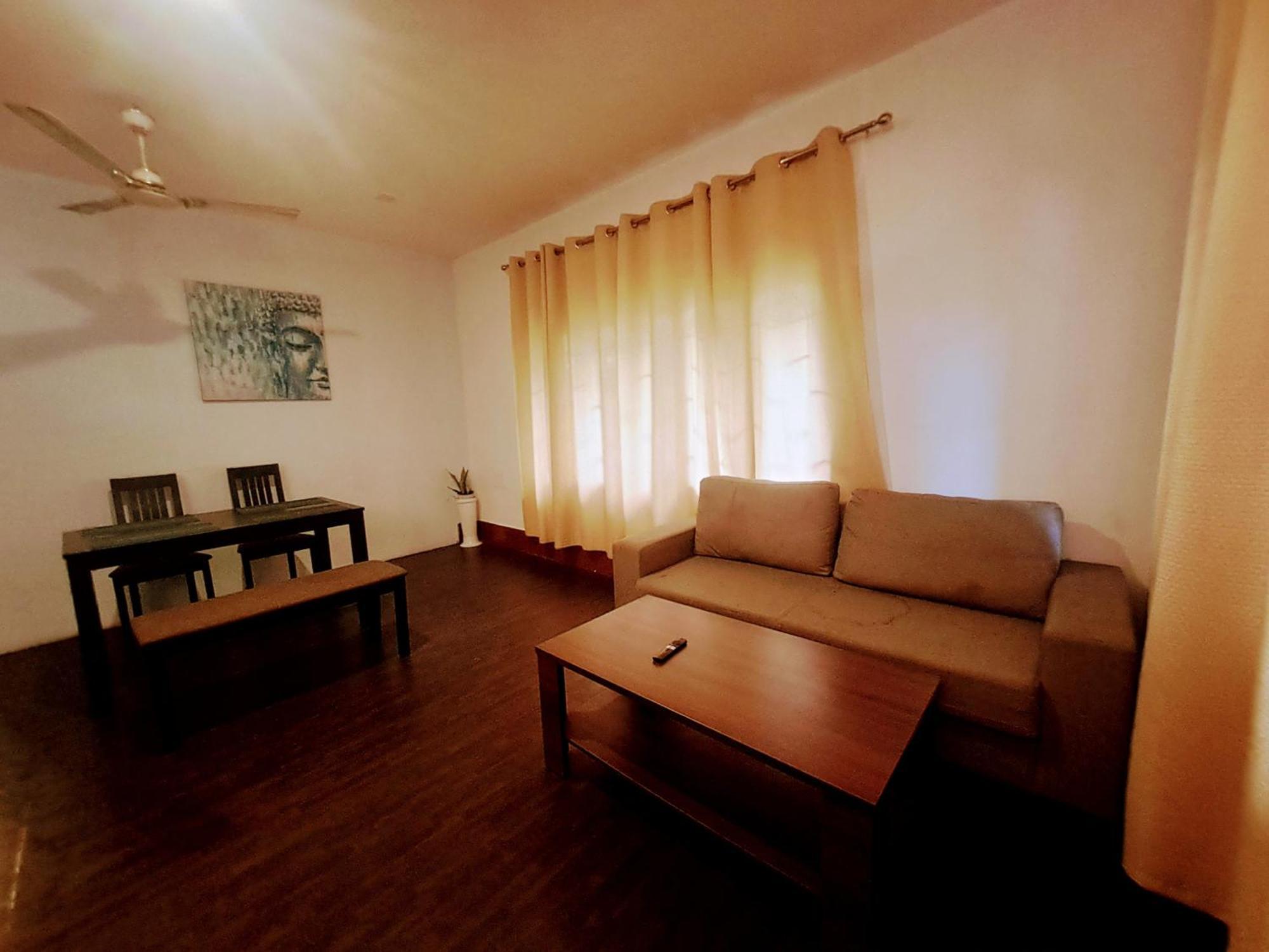 Strawberry Swing Homestay Гувахати Экстерьер фото